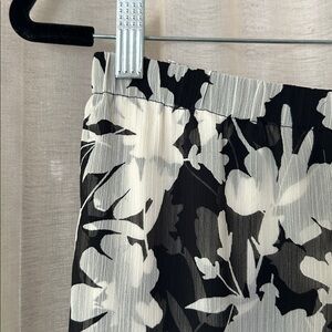 Vince Camuto skirt, M, NWT